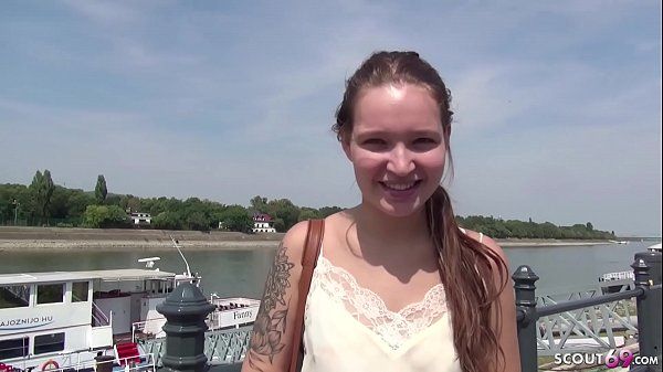 GERMAN SCOUT Studentin Mia Anal gefickt