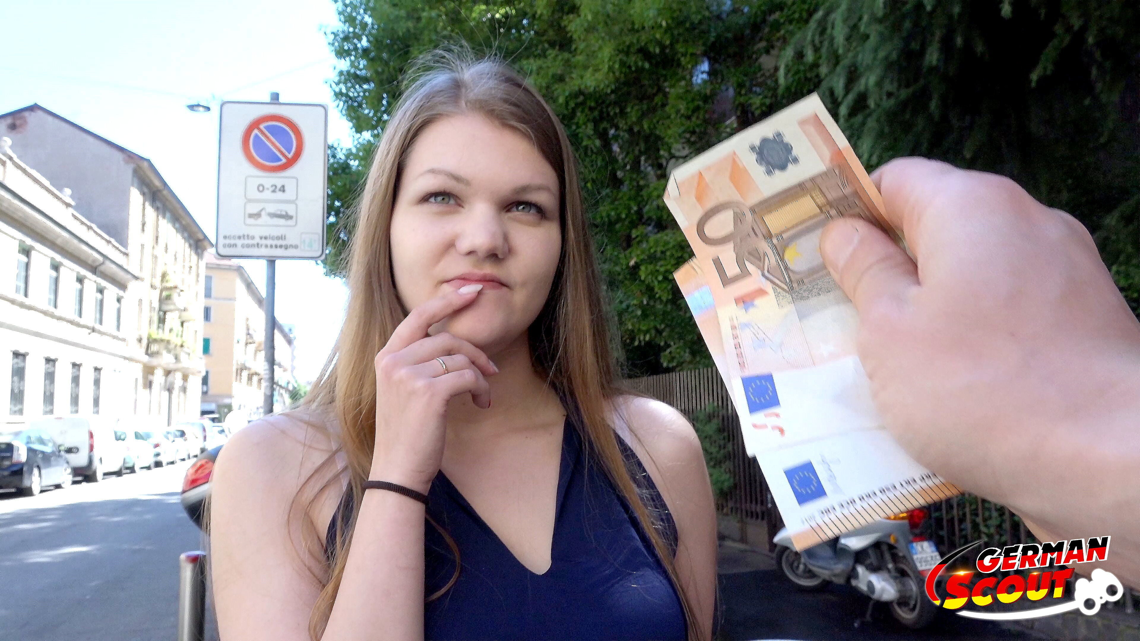 GERMAN SCOUT – Studentin Amanda in den Arsch gefickt bei Strassen Casting