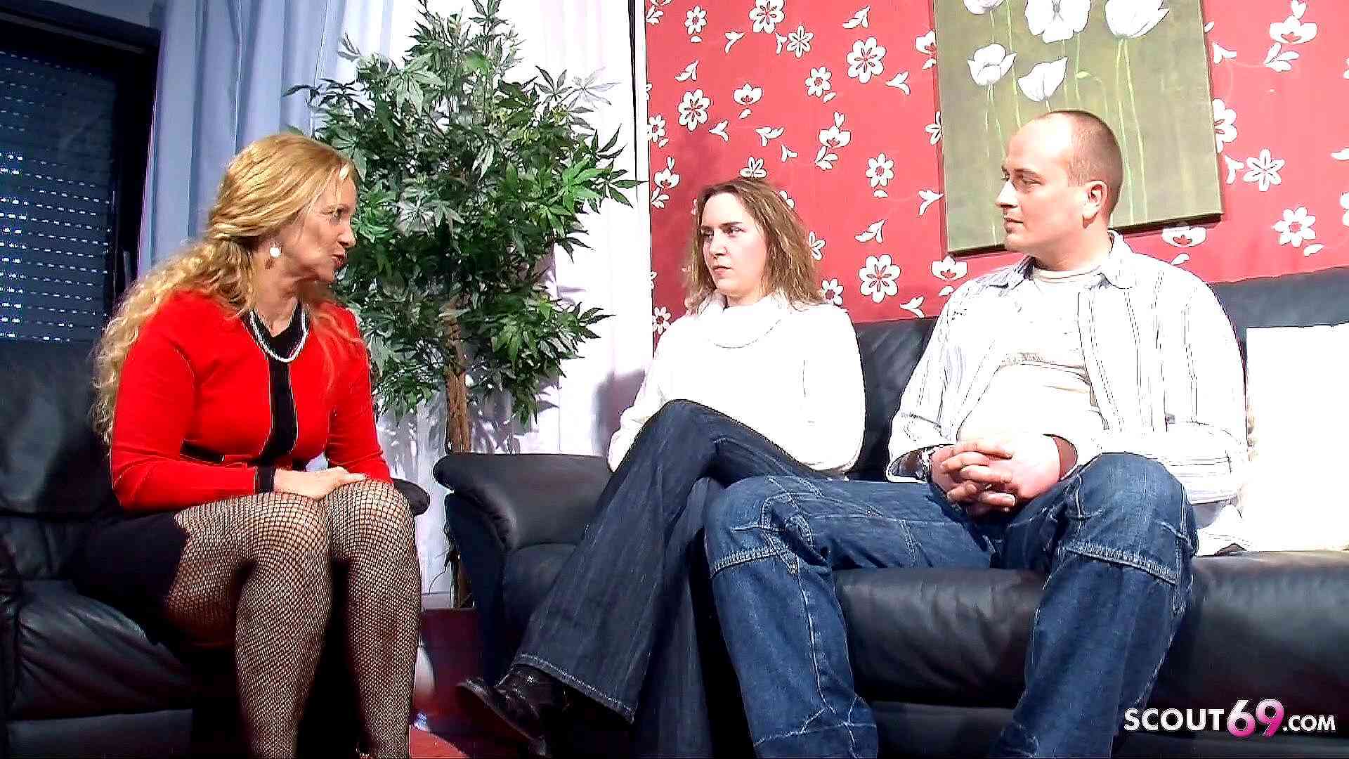 Deutsches Hartz 4 Paar treibt es das erste Mal vor der Kamera um das Konto aufzubessern