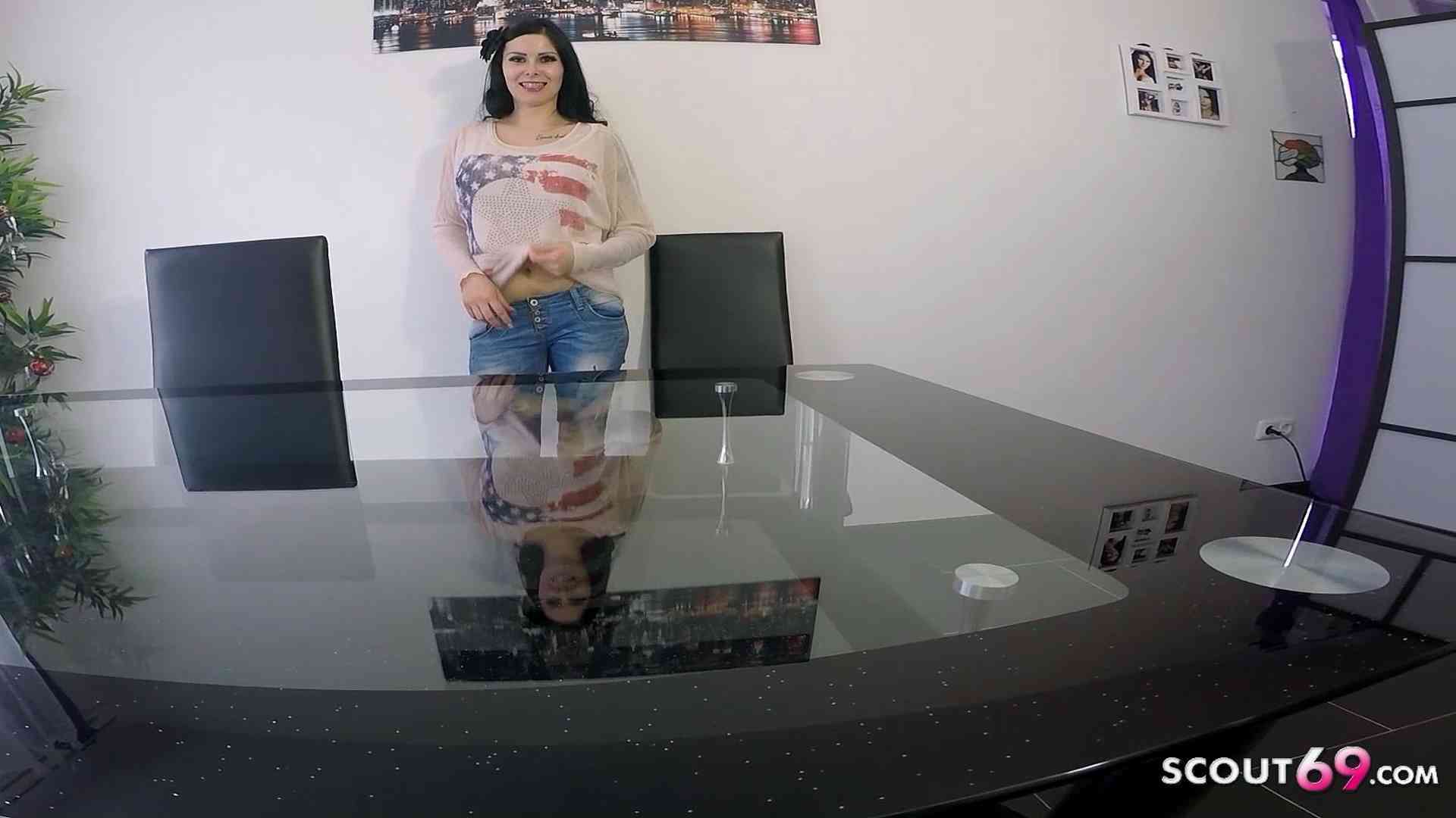Deutsche MILF Xania Wet bei POV Anal Sex Job Interview