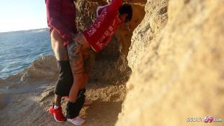 Deutsche reife Ehefrau fickt mit fremden Typen am Strand Porno kostenlos