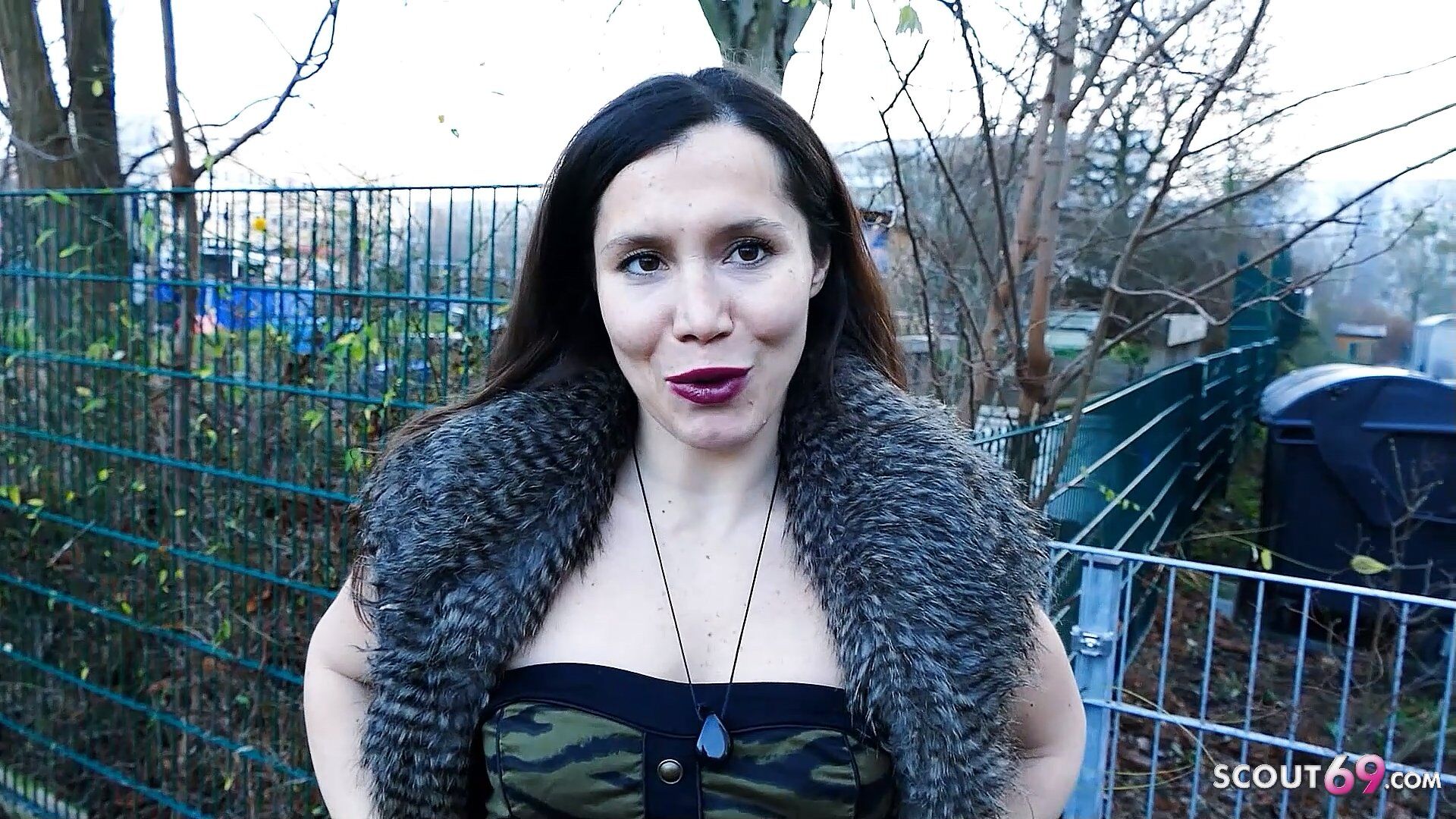 Reife deutsche bei Strassen Casting zum Amateur Sex überredet Porno