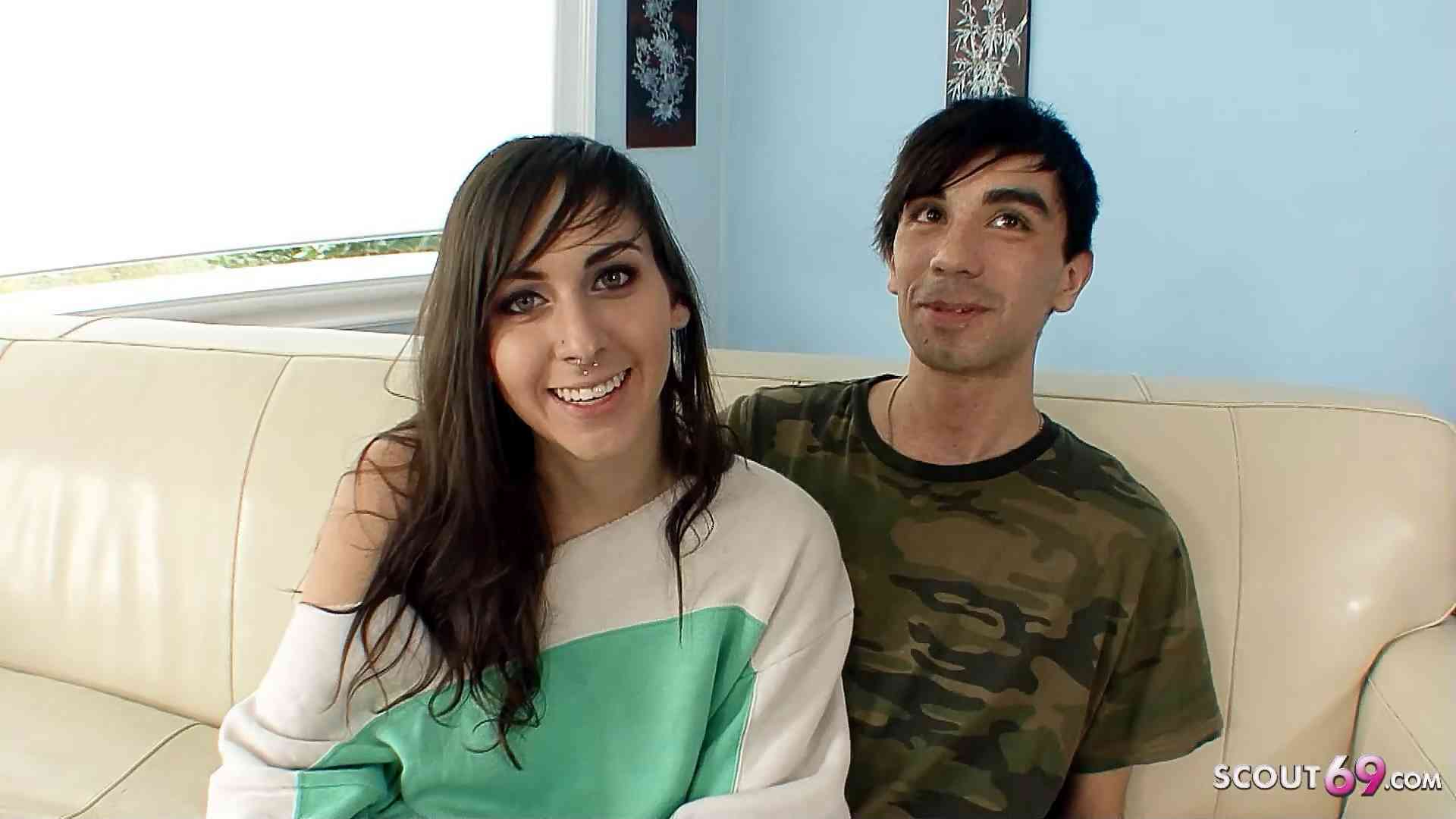 Junges Paar beim ersten Anal Creampie Sex beim Porno Casting gefilmt